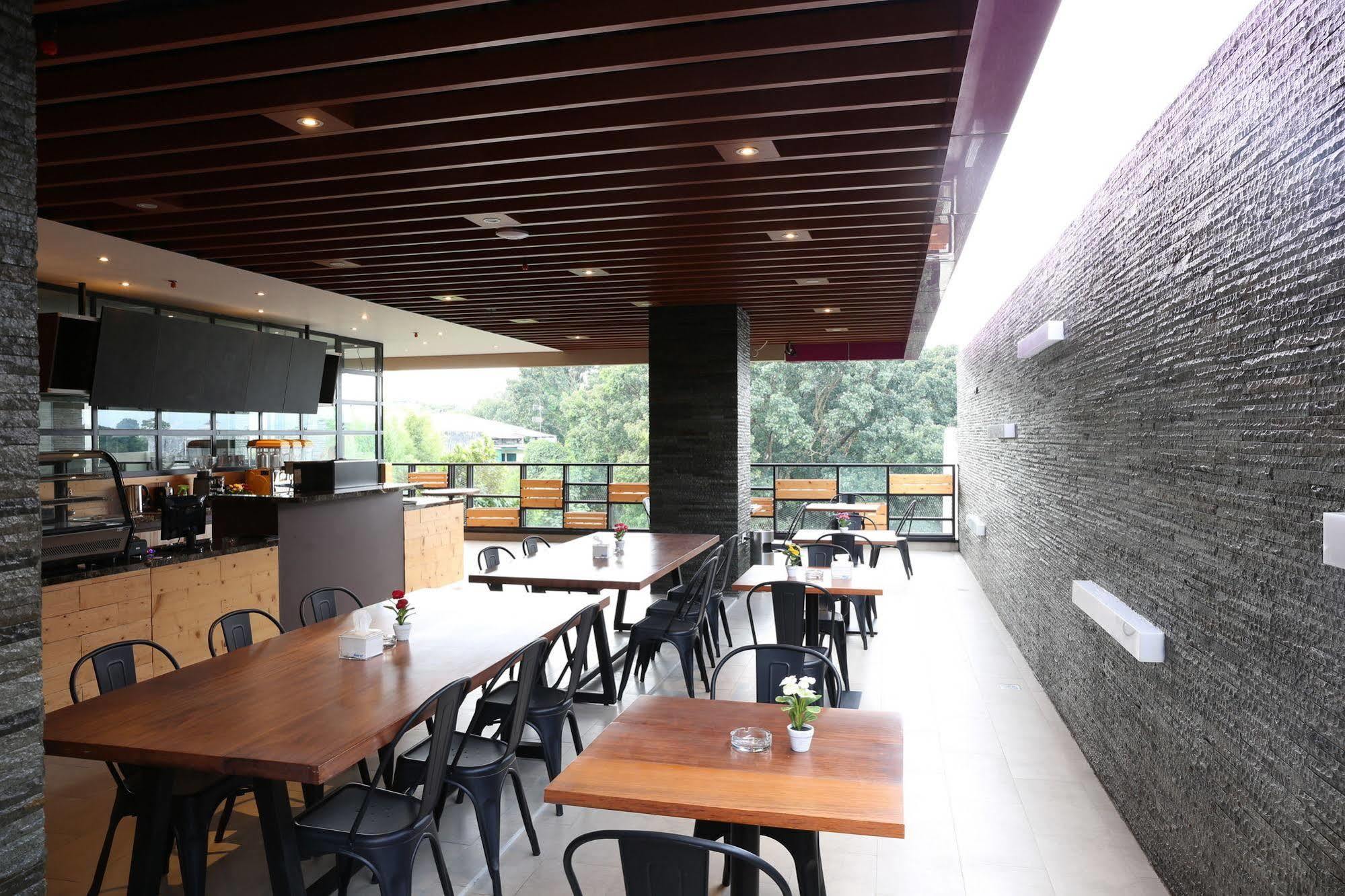 Grand Citihub Hotel @Kajoetangan Malang Exterior foto
