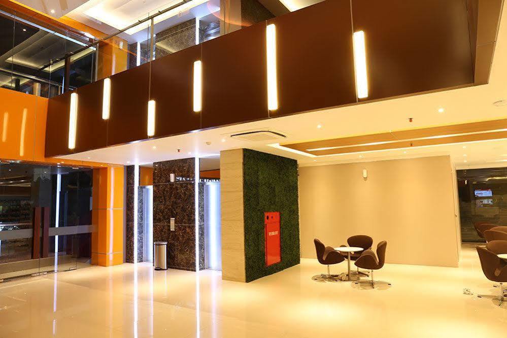 Grand Citihub Hotel @Kajoetangan Malang Exterior foto